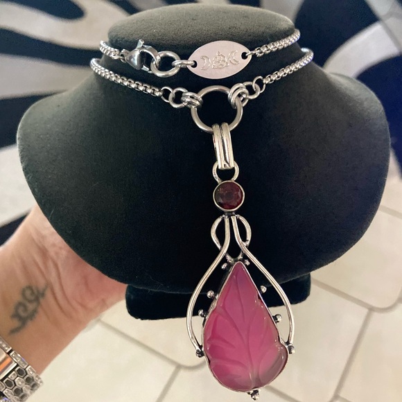 Genuine pink topaz & pink carved agate in leaf shape gemstone chain necklace - Picture 10 of 13